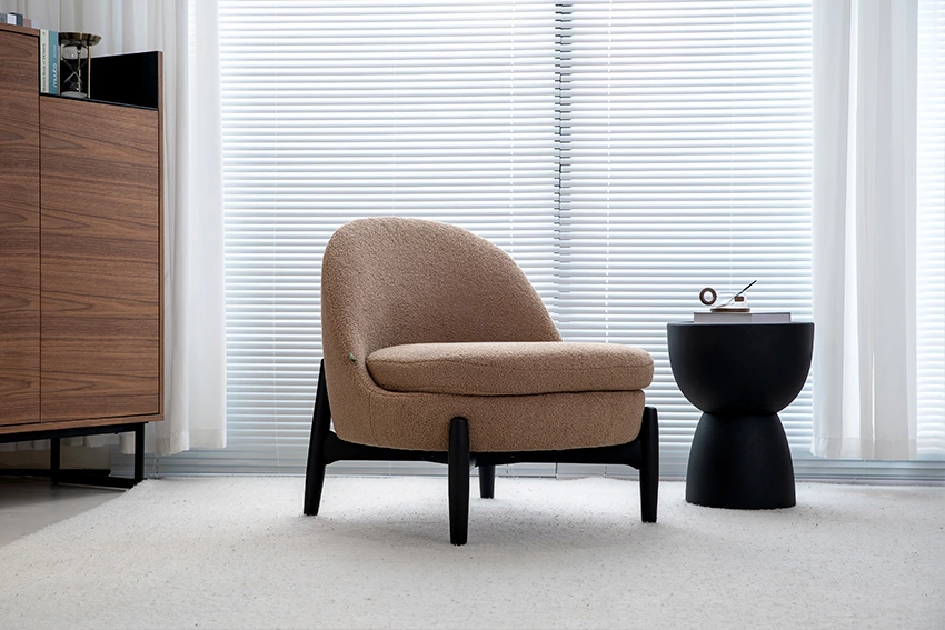 Ciotoli 羊毛軟墊休閒椅，附木質底座 MY50 1