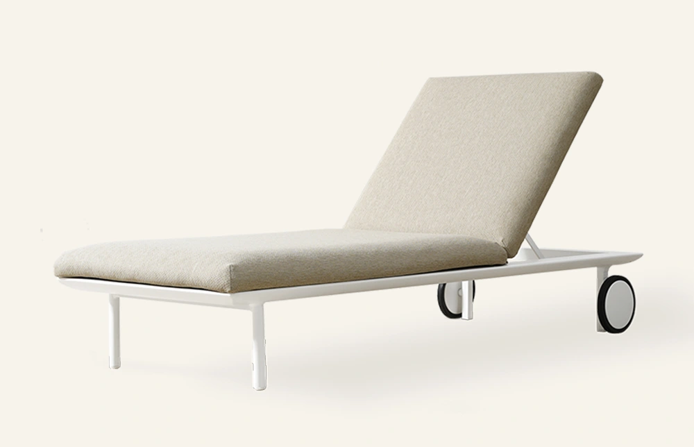 Минималистичный алюминиевый шезлонг на колесах Ibiza с подушкой HT13 1